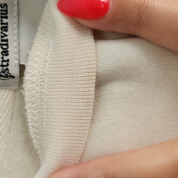 🐭Stradivarius🐭 Mickey Mouse Sweatshirt in cream, size M - Picture 6 of 9